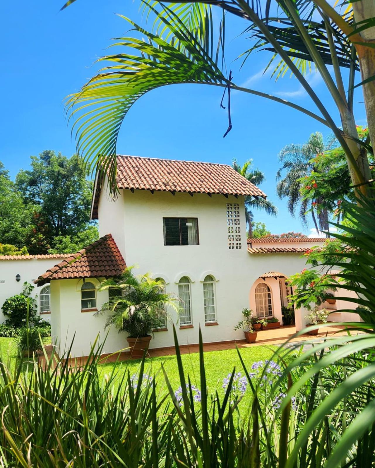The Bardolino Artists Retreat Guest House Mbombela Екстериор снимка